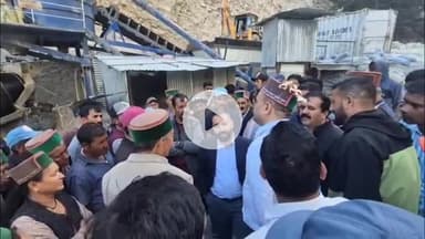 मोरंग: DC किन्नौर अमित कुमार शर्मा ने लिप्पा गाँव का दौरा किया, बाढ़ प्रभावित लोगों से मुलाकात कर जाना हाल-चाल