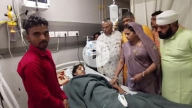 खंडवा नगर: दुर्गा विसर्जन में ट्रैक्टर-ट्रॉली पलटने से ग्यारह की मौत, विधायक कंचन तनवे अस्पताल पहुंचीं और परिजनों से दुख बांटा