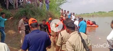 खेरागढ़: ऊंटगन नदी में मूर्ति विसर्जन के दौरान हादसा, NDRF ने 5 लोगों को निकाला, खेरागढ़ ब्लाक के विद्यालयों की छुट्टी