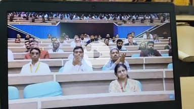 सासाराम: भारत के प्रधानमंत्री ने वीडियो कॉन्फ्रेंसिंग के माध्यम से छात्र-छात्राओं को किया संबोधन