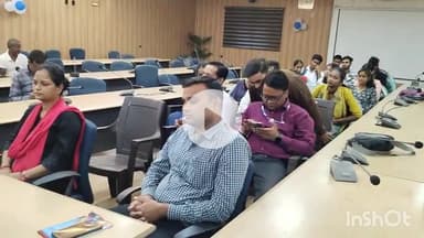 सासाराम: सासाराम के डीआरडीए सभागार में कौशल दीक्षांत समारोह कार्यक्रम का आयोजन वीडियो कॉन्फ्रेंसिंग के माध्यम से किया गया