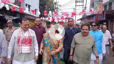 कानपुर: बीसीसीआई के उपाध्यक्ष राजीव शुक्ला अपने आवास पहुंचे, माताजी के नाम के मार्ग अनावरण कार्यक्रम में हुए शामिल