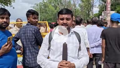 करछना: चाका ब्लॉक के पास डॉक्टर की गलत इलाज से 2 वर्षीय बालक की मौत, आक्रोशित लोगों ने किया चक्का जाम