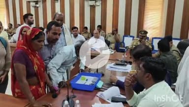 छिबरामऊ: तहसील सभागार में संपूर्ण समाधान तहसील दिवस का आयोजन, सीडीओ ने फरियादियों की समस्याएं सुनीं