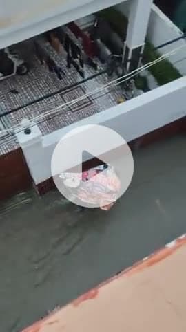 Madhepura jila revant showroom Akhilesh Ji ka Ghar Tak dekhiae Kitna Pani laga hua hai Gali mein #indianstudent