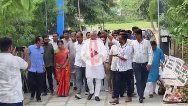 ગાંધીનગર: નવા ભાજપના પ્રમુખ જગદીશ વિશ્ર્વકર્મા સેકટર 12 ખાતે દર્શન માટે પહોંચ્યા હતા