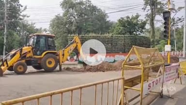 महू DSO चौराहे पर आज से पाइपलाइन बिछाने का कार्य शुरू, मार्ग बंद किया गया