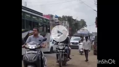 नीमच नगर: नीमच बस स्टैंड पुलिया पर भारी जाम, एंबुलेंस फंसी, देर बाद खुला रास्ता