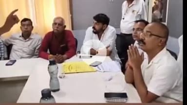 खंडवा नगर: किसान SDM पर भड़का, कहा- बेवकूफ़ मत बनाओ, समस्या हल नहीं हुई तो मंडी में लगा दूंगा ताला