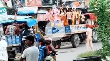 चेरिया बरियारपुर: शनिवार को चेरियाबरियारपुर थाना क्षेत्र के खंजहापुर में दुर्गा प्रतिमा का विधिवत विसर्जन किया गया