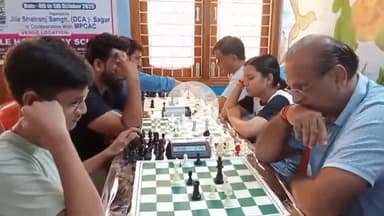 सागर नगर: मकरोनिया के आंनदनगर में शतरंज संघ द्वारा दो दिवसीय शतरंज प्रतियोगिता का आयोजन