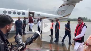 जगदलपुर: जगदलपुर एयरपोर्ट में केंद्रीय गृह मंत्री श्री अमित शाह का किया गया आत्मीय स्वागत