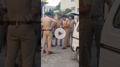 पीलीभीत में हुआ एक दर्दनाक सड़क हादसा जिसमें दो नेपाली नागरिकों सहित तीन लोगों की हुई मौत एक घायल