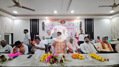 शाहबाद: जीएसटी संशोधन पर ब्लॉक सभागार में व्यापारियों से राज्य मंत्री ने किया संवाद