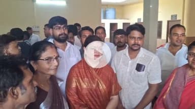 गाज़ीपुर: बीजेपी के व्यापारी सम्मेलन में घटे जीएसटी पर विपक्ष पर बरसे नेता, कहा- प्रधानमंत्री का यह ऐतिहासिक और साहसिक कदम