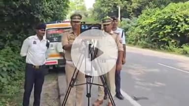 बहराइच: शहर सहित जनपद में यातायात नियमों के उल्लंघन पर यातायात पुलिस ने 26 वाहनों पर की कार्रवाई