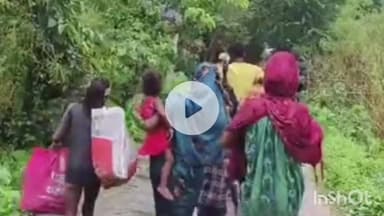 केिशनपुर: किशनपुर में बाढ़ का पानी घुसा, लोग परेशान होकर ऊंचे स्थानों पर पलायन करने को मजबूर