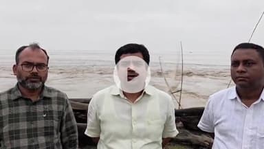 सुपौल: जिलाधिकारी सावन कुमार ने तटबंध के अंदर बसे नागरिकों से ऊंचे स्थानों पर जाने की अपील की