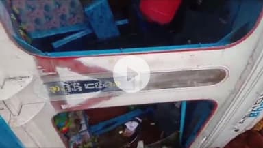 ములుగు: మల్లంపల్లి కెనాల్ బ్రిడ్జి వద్ద అద్భుతప్పి గ్యాస్ సిలిండర్ లోడ్ తో వెళుతున్న లారీ బోల్తా