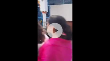 झांसी: तलैया मोहल्ले में पानी के नल को खोलकर गाय पानी पीते हुए वीडियो हुआ वायरल