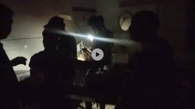 गिरिडीह: गिरिडीह सदर अस्पताल में बिजली गुल होने से अफरा-तफरी, मारपीट में घायल व्यक्ति लाया गया