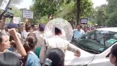 हुज़ूर: भोपाल में जहरीले कफ सिरप से बच्चों की मौत के खिलाफ NSUI और कांग्रेस कार्यकर्ताओं का प्रदर्शन