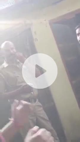 कानपुर: सर, प्लीज छोड़ दीजिए मेरी गलती क्या है, छात्र लगाता रहा गुहार लेकिन दरोगा ने दिखाई पूरी गुंडई