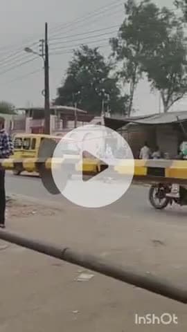 हाथरस: बिजली मिल चौराहा पर पूर्वांतर मथुरा-कासगंज रेलखंड ट्रैक पर फाटक बंद, निर्माण से लोगों को हुई परेशानी