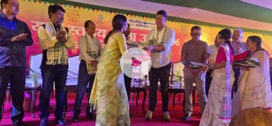 रातू: रातु में राज्य स्तरीय कला महोत्सव 2025 का आयोजन, जेएससीए अध्यक्ष अजय नाथ शाहदेव भी शामिल हुए