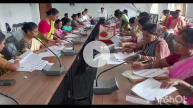 शिकारीपाड़ा: गोपीकांदर प्रखंड सभागार में निर्वाचन से संबंधित समीक्षा बैठक आयोजित की गई