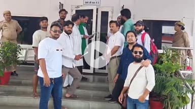 झांसी: AIMIM ने राष्ट्रपति से UP सरकार को बर्खास्त करने की मांग की, कलेक्ट्रेट कार्यालय में DM को सौंपा ज्ञापन
