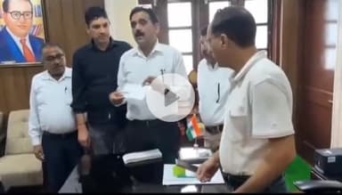 सामाजिक संस्थाओं ने बाढ़ पीड़ित परिवारों को आर्थिक सहायता प्रदान की।        HSBF (REGD.) DELHI