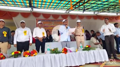 जिलाधिकारी ने तीन दिवसीय 69वीं जनपदीय माध्यमिक विद्यालयीय एथलेटिक्स प्रतियोगिता का किया उद्घाटन
विभिन्न विद्यालयों के छा