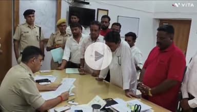 बांसवाड़ा: एसपी कार्यालय में पूर्व मंत्री धनसिंह रावत और भाजपा नेताओं ने हाउसिंग बोर्ड चौकी प्रभारी को हटाने की एसपी से की मांग