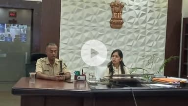 सासाराम: रोहतास में विधानसभा चुनाव को लेकर हुई विशेष बैठक, पारदर्शिता और निष्पक्षता पर दिया गया जोर