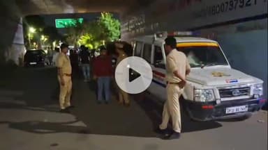 झांसी: बूढ़ा गांव ओवर ब्रिज के पास कार पर बंदूक से कई राउंड फायरिंग, पीड़ित ने कार भगा कर बचाई जान, पुलिस जांच में जुटी