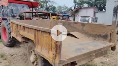 नौगावां सादात: नौगांवा क्षेत्र में बड़े पैमाने पर चल रहे खनन कारोबार पर एसडीएम ने की कार्रवाई, जेसीबी ट्रैक्टर ट्राली पकड़ी और सीज किया