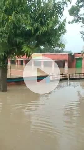 Madhopur katra muzaffarpur (Madhopur school 🎒 me bahut jyada panee hai