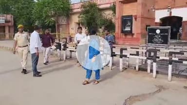 चित्तौड़गढ़: उपखंड अधिकारी ने रेलवे स्टेशन पर निजी होटल का किया चक निरीक्षण, फायर सेफ्टी और आपात स्थिति से निपटने की व्यवस्था देखी