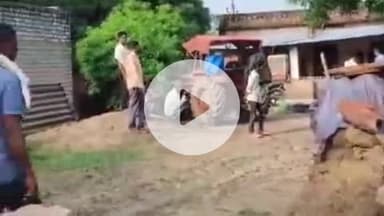 दीगोद: दीगोद थाना क्षेत्र के निमोदा हरीजी गांव में एक घर में पलंग के नीचे घुसा मगरमच्छ, परिवार ने दहशत में किया रेस्क्यू