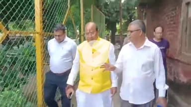 कानपुर: कानपुर में यूडीआईडी कार्ड बनाने में प्रथम स्थान आने पर अधिकारियों को किया गया सम्मानित