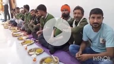 औरैया: दिबियापुर नगर पंचायत में बाल्मीकि जयंती पर समरसता भोज का आयोजन किया गया