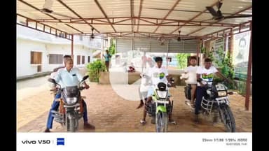 परिहार: बाढ़ पीड़ितों के बीच जीवन बचाने के मिशन पर मुखिया अरुण कुमार