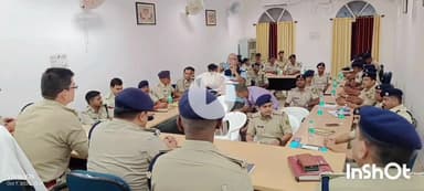 मुंगेर: विधानसभा चुनाव को लेकर मुंगेर पुलिस सतर्क, एसपी ने की समीक्षा बैठक