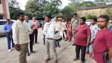 नामकुम: उपायुक्त मंजूनाथ भजंत्री ने नामकुम अंचल कार्यालय का किया औचक निरीक्षण