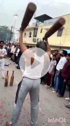 टोंक: शहर में महर्षि वाल्मीकि की जयंती पर धूमधाम से निकली शोभायात्रा, पूर्व विधायक अजीत सिंह मेहता ने की पुष्प वर्षा