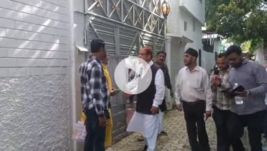 रामपुर: आजम खां ने अपने आवास पर कहा, सुना है अखिलेश आने वाले हैं, प्रोग्राम नहीं मिला, घर बेच रहा हूं, केस में जुर्माना भरना है