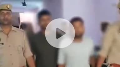 पडरौना: कुशीनगर पुलिस ने किया बड़ा खुलासा, ट्रक के सीक्रेट बॉक्स से मिली 40 लाख की अवैध शराब, बिहार के दो तस्कर गिरफ्तार