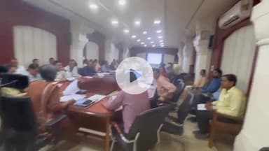 बीकानेर: कलेक्ट्रेट सभागार में बजट घोषणाओं की समीक्षा बैठक का आयोजन हुआ