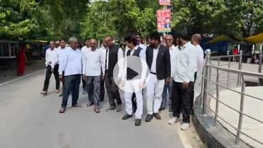 कप्तानगंज: कुशीनगर के अधिवक्ताओं ने सुप्रीम कोर्ट में मुख्य न्यायाधीश के साथ हुई घटना की निंदा की, सौंपा ज्ञापन